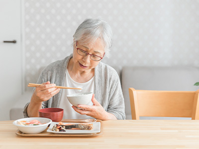 先を見据えた入れ歯治療で、快適な生活へとつなげる